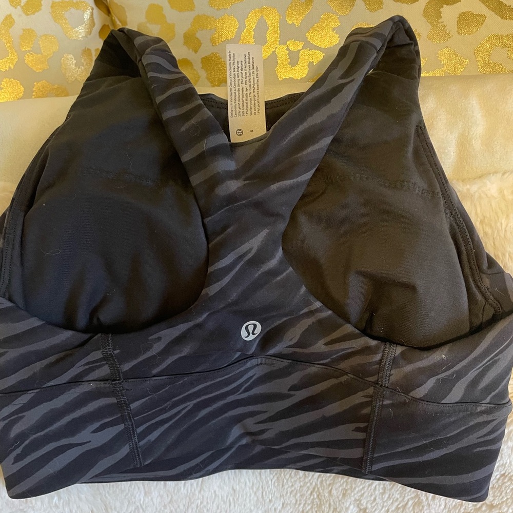 Size 6 lululemon sports bra/crop top